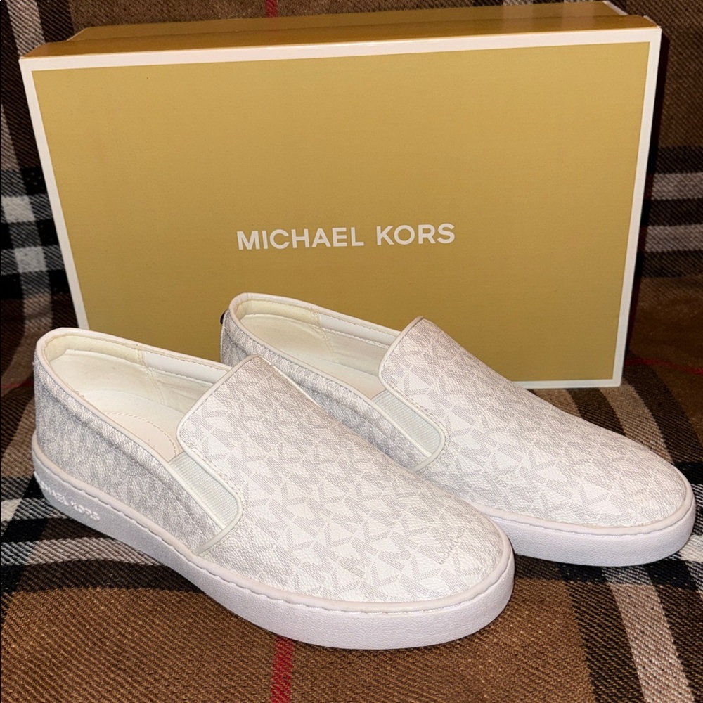 Michael Kors Patterned White Slip-On Loafers